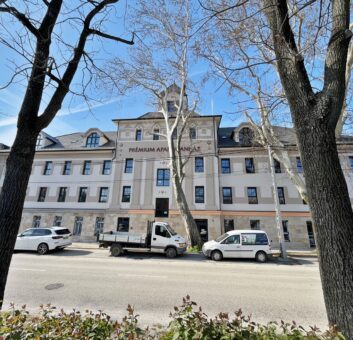 Balatonkenese nyaraló eladó