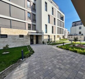 Balatoni panorámás lakás eladó
